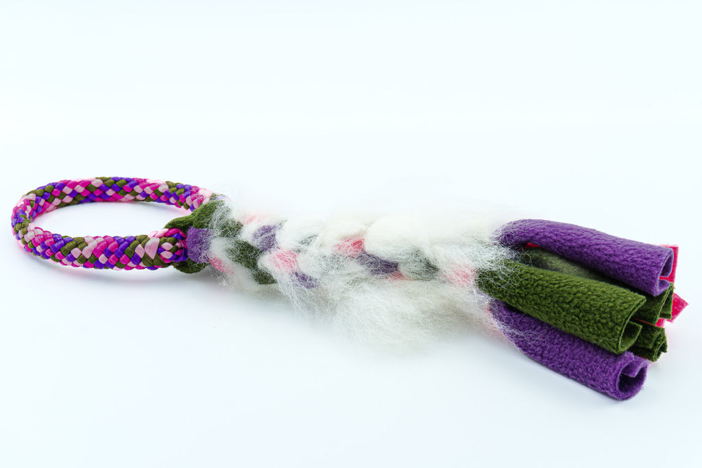 Hondenspeelgoed jaszakformaat met 12 mm PPM-touw in de kleur Girl Scout en fleece in de kleuren paars, roze en mosgroen met witte schapenvacht