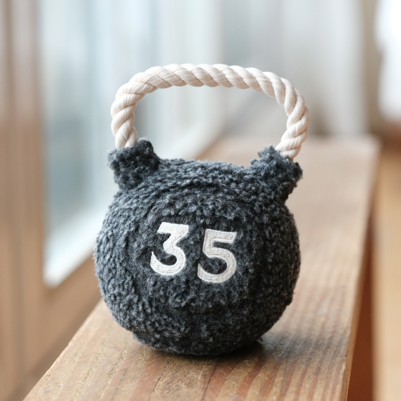 Lambwolf Kettlebell – Hondenspeelgoed met piepbal en touwhandvat